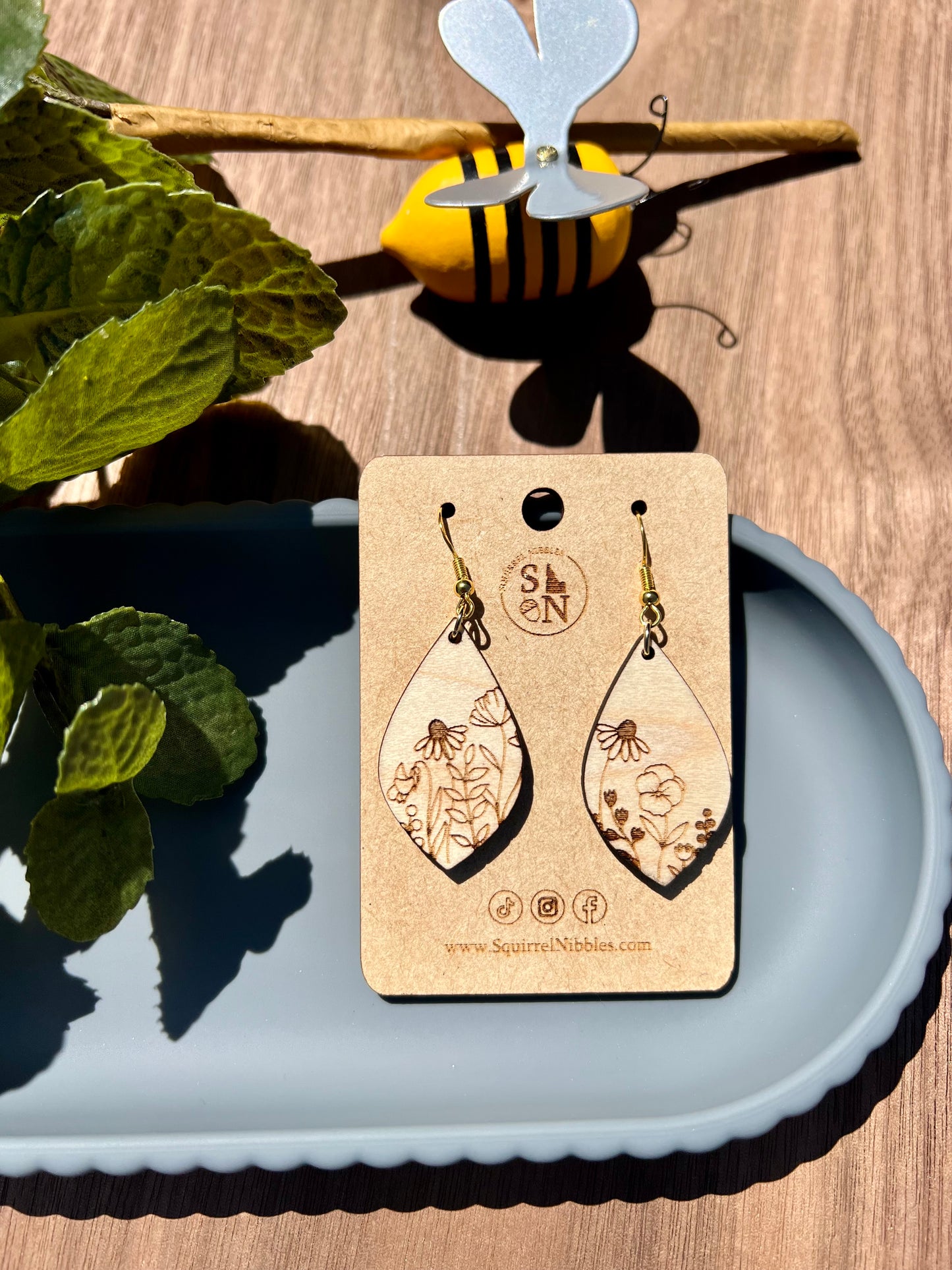 Dainty flower drops